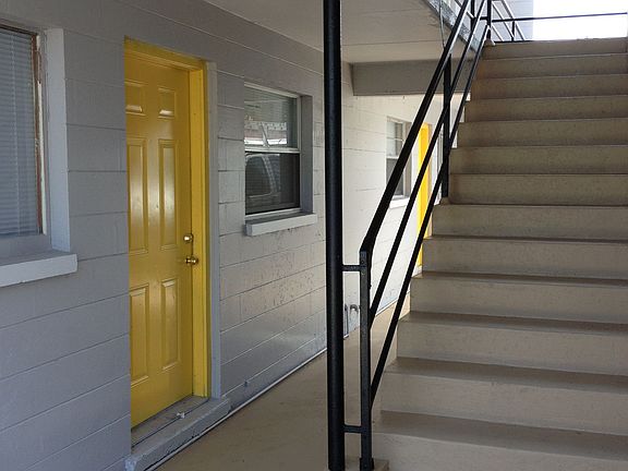 4th image of 1404 S Deleon Ave APT 10
