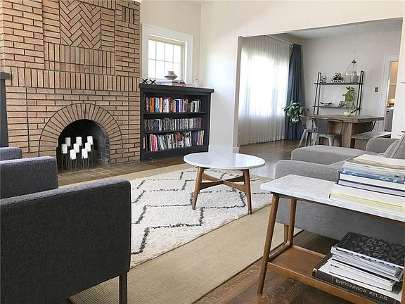 3rd image of 2731 Altura Ave