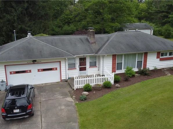 1781 Pleasant Valley Rd, Girard, OH 44420