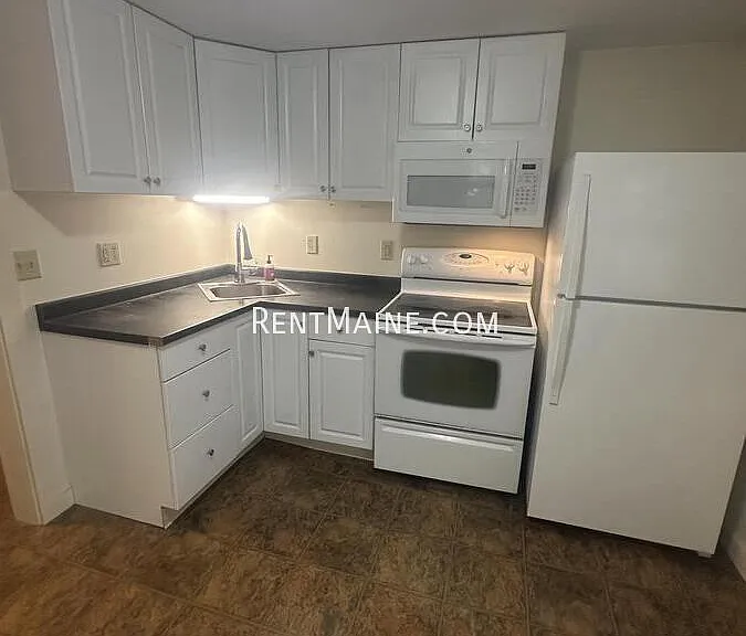 557 Riverside Dr #2 — Photo 1