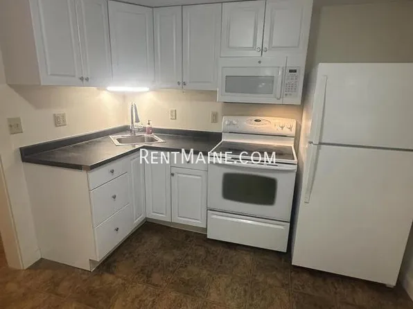 557 Riverside Dr APT 2, Augusta, ME 04330