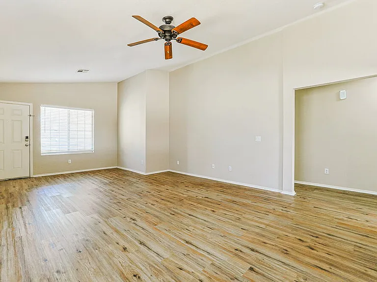 1453 E Kelsi Ave — Photo 4