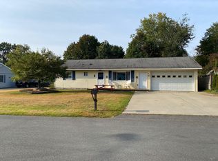 5 Glenns Rd, Lanesborough, MA 01237