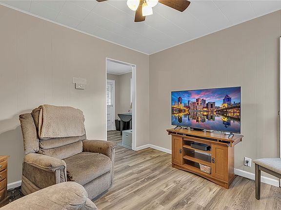 5th image of 130 Mengel Ave