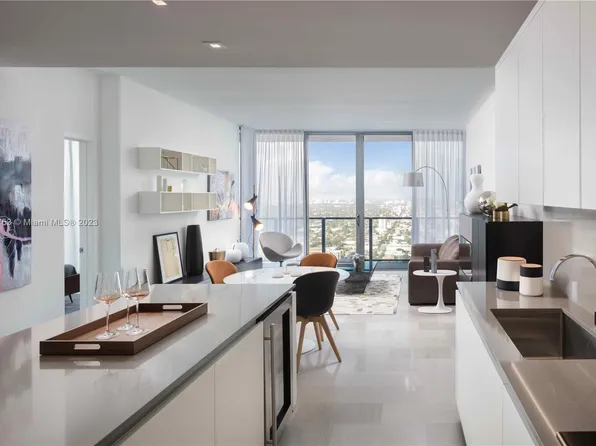 88 SW 7th St APT 1806, Miami, FL 33130