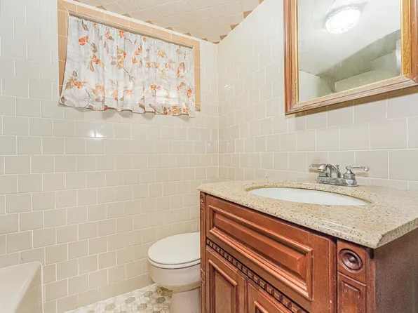 2215 West 6th Street image 15 of 28