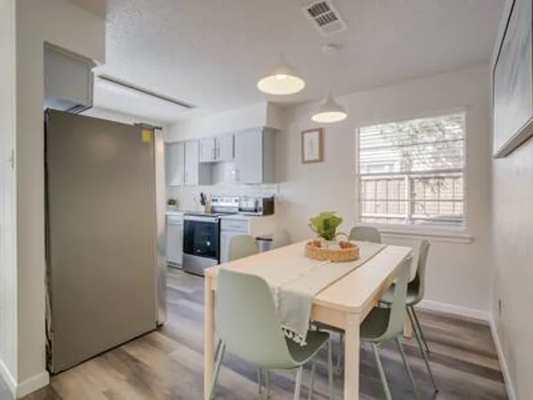 Jasmine Ln — Photo 12