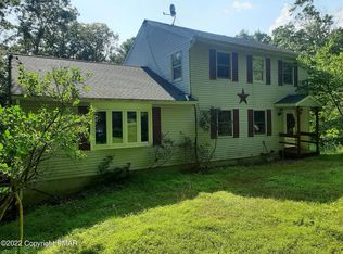 277 Rock Ledge Dr, Cresco, PA 18326