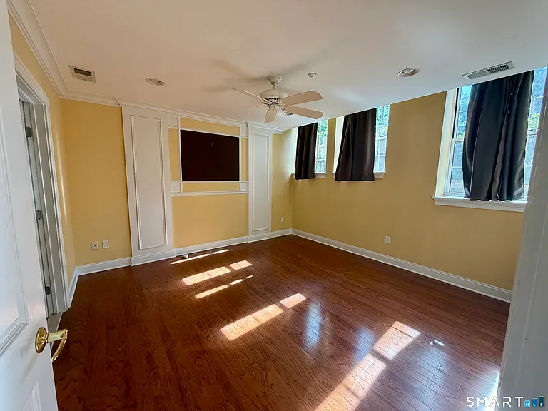 30 Schoolhouse Dr #105 — Photo 13
