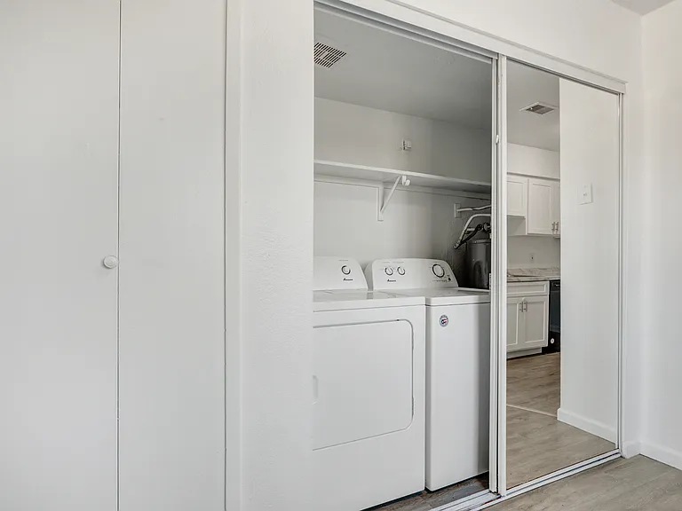 1951 E Don Carlos Ave #201 — Photo 4