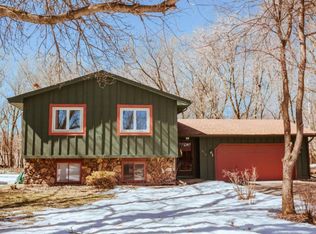 8474 Red Oak Dr, Mounds View, MN 55112