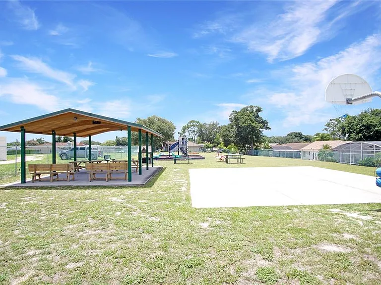 928 Loma Bonita Dr — Photo 40