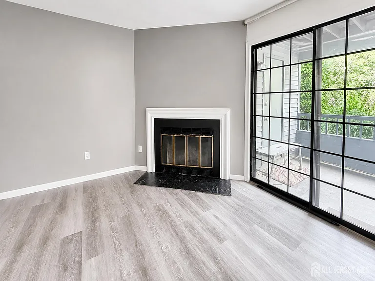 903 Woodhaven Dr — Photo 9