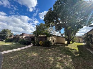 Carriage Hills, Hollywood, FL 33024