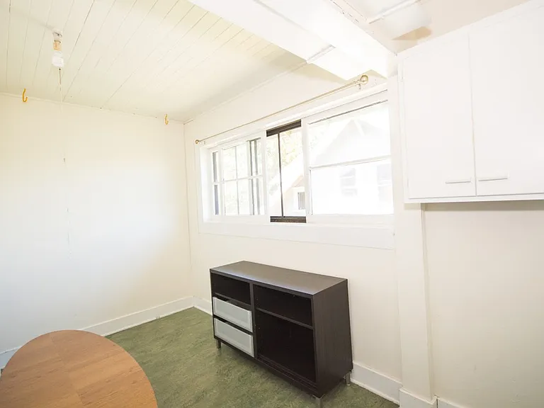 427 SW 5th St #B — Photo 15
