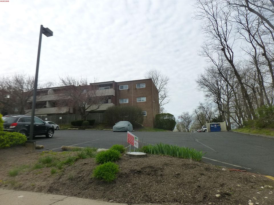 2nd image of 46 Township Line Rd