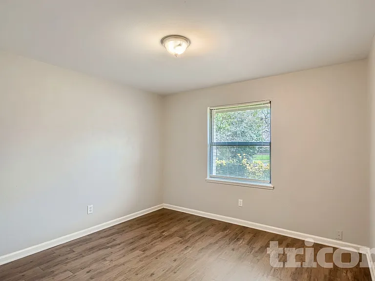 333 Clearfield Dr — Photo 12