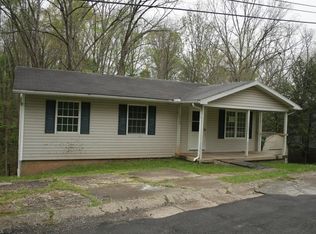 2255 Meadowview Dr, North Parkersburg, WV 26104