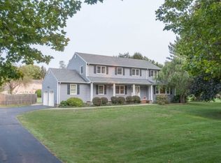 3 Gleneagles Dr, Lebanon, NJ 08833