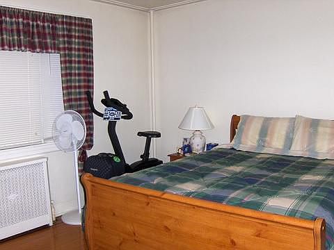 2nd image of 2049 27th St #1