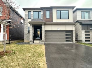 309 Crossway Ter, Ottawa, ON K2S3A8