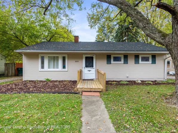 211 W Howe Ave, Lansing, MI 48906