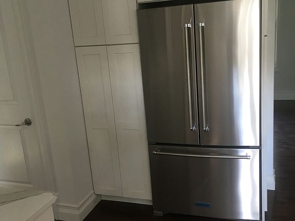 4th image of 1 Rolling Woods Ln