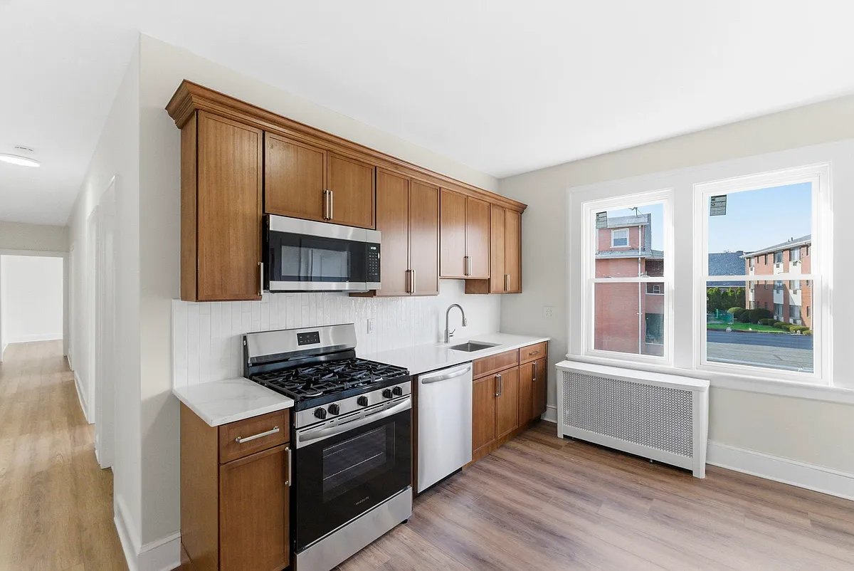 Building Photo - 1 Bay Ave #2L