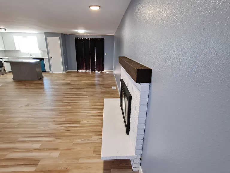 1316 S Woodlawn St — Photo 13