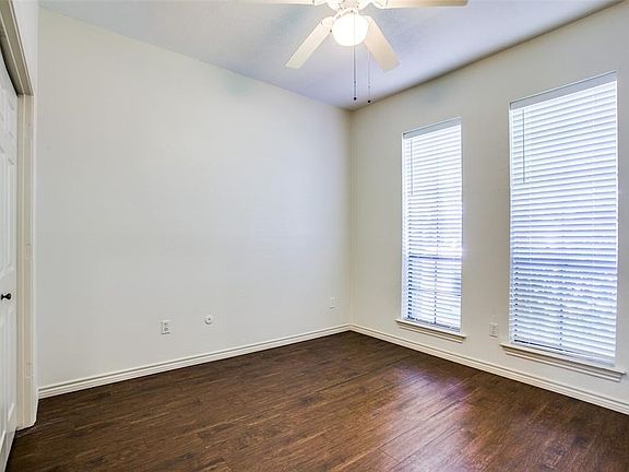 4th image of 1524 Yorkshire Dr