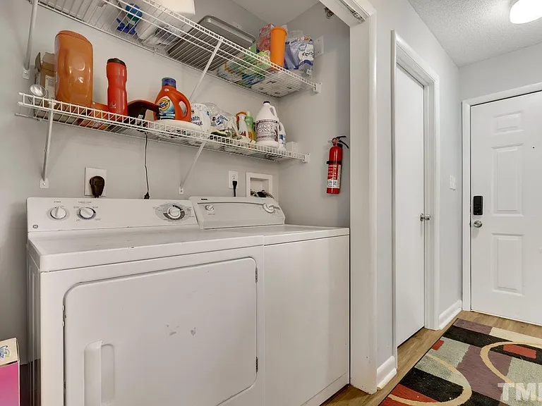 1411 Collegiate Cir #303 — Photo 9