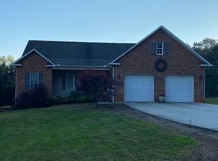 1020 Danley Rd, Pilot Mountain, NC 27041