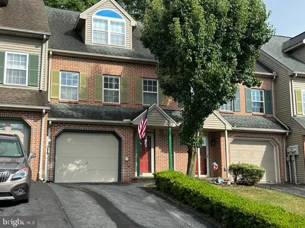 71 Ironstone Dr, Elizabethtown, PA 17022