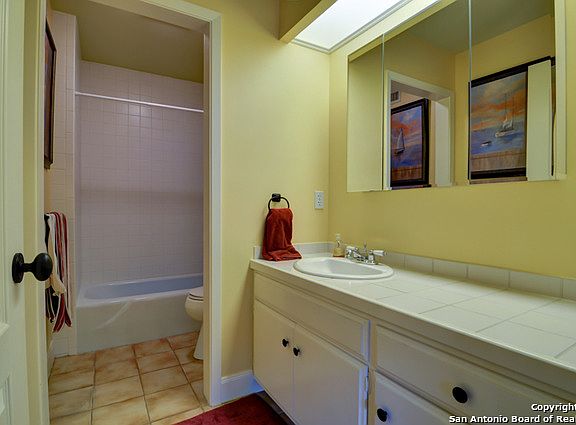 5th image of 8 GALLERY CT #8