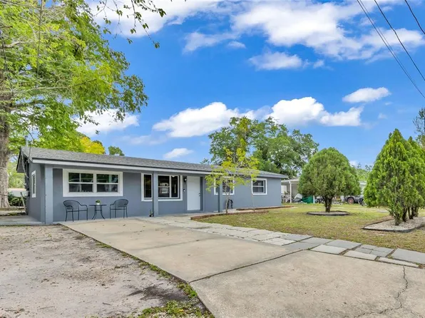 890 Golden Isle Dr, Mount Dora, FL 32757