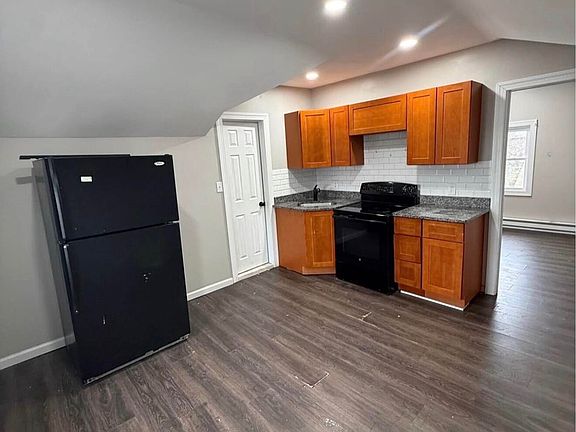 2nd image of 39 W Ridge St #3