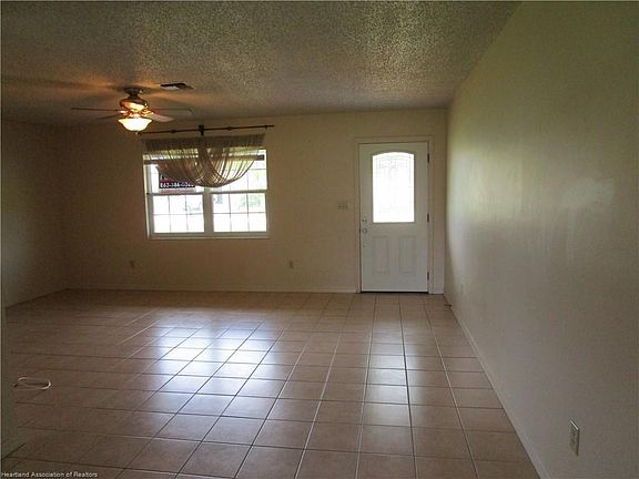 4th image of 1541 Chatsworth St