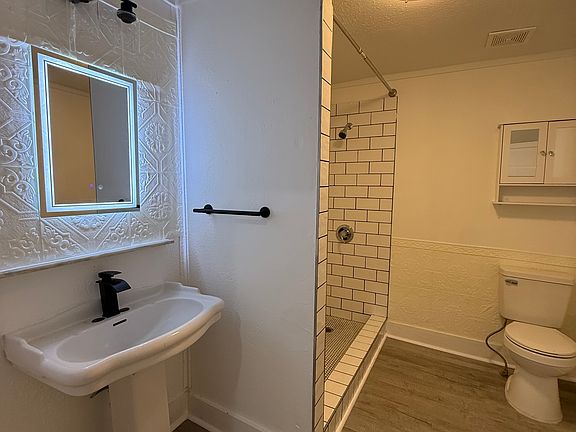 3rd image of 520 S Broadway Ave #5