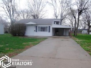 1213 N Glover St, Knoxville, IA 50138