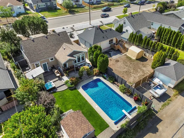 1060 Pleasant St, Kamloops, BC V2C 3B8