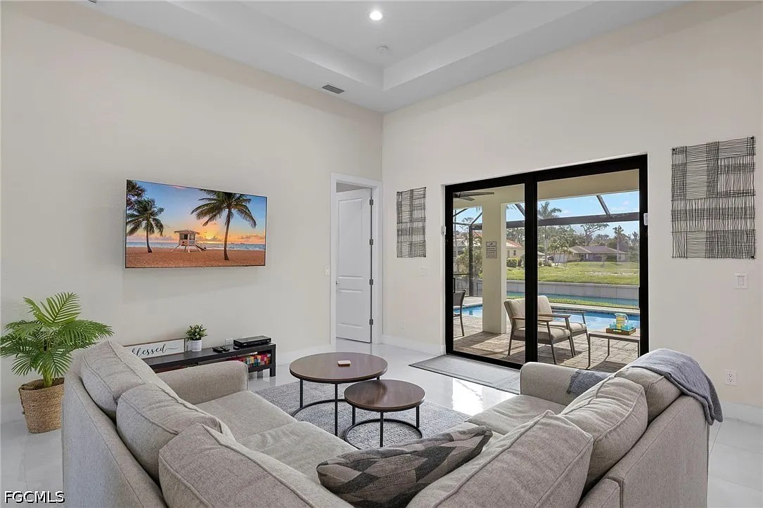 4 bed, 3.0 bath, 1918 sqft, $8,785 — Photo 2