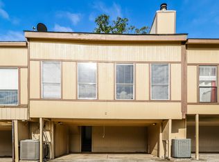 2 Lakeway St, Conroe, TX 77304
