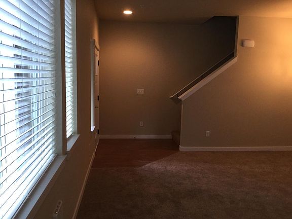 4th image of 1643 Burnside Pl Unit B