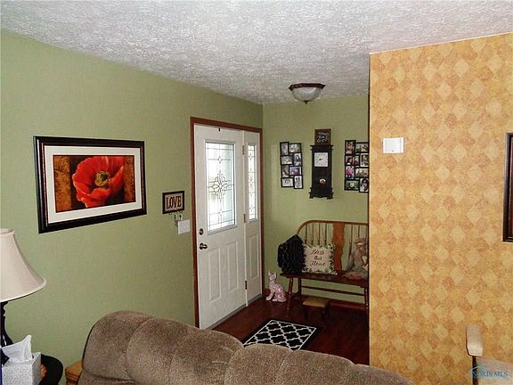 3rd image of 1497 Circle Dr
