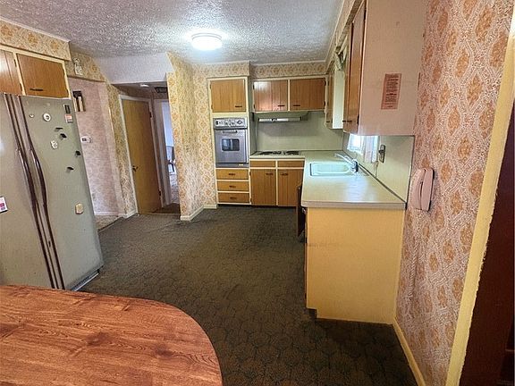 4th image of 39 Standish Rd