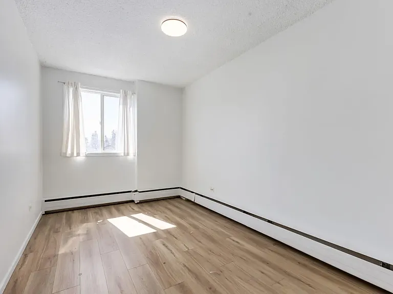 606 23rd Ave SW — Photo 10