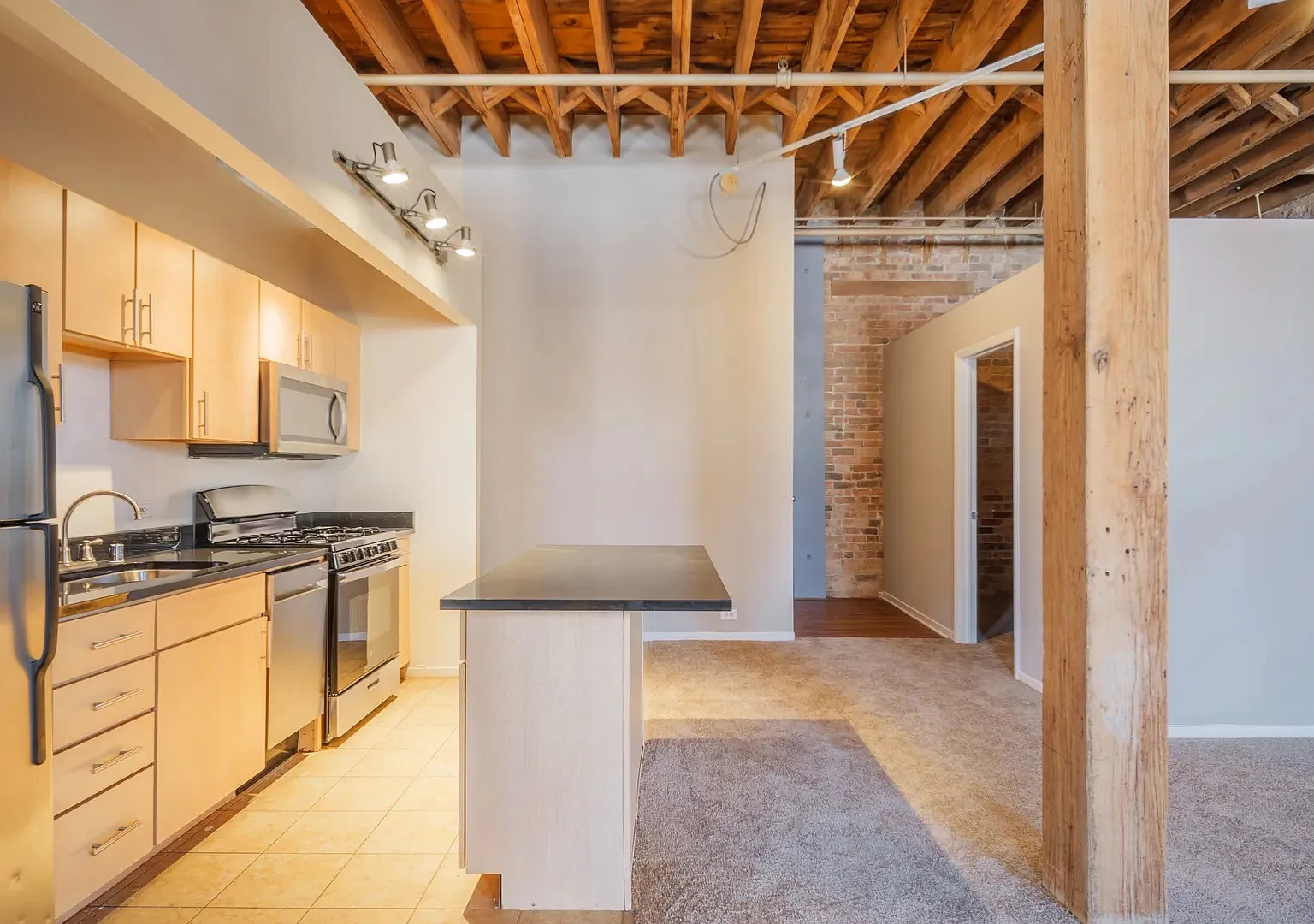 1 bed, 625 sqft, $2,291 — Photo 4