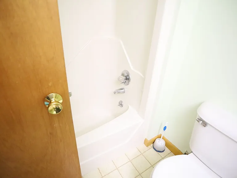 135 Snowood Dr #E4 — Photo 12