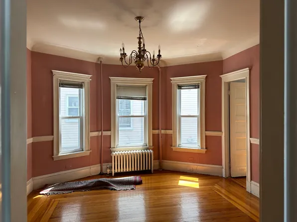 272 Willow Ave APT 1, Somerville, MA 02144