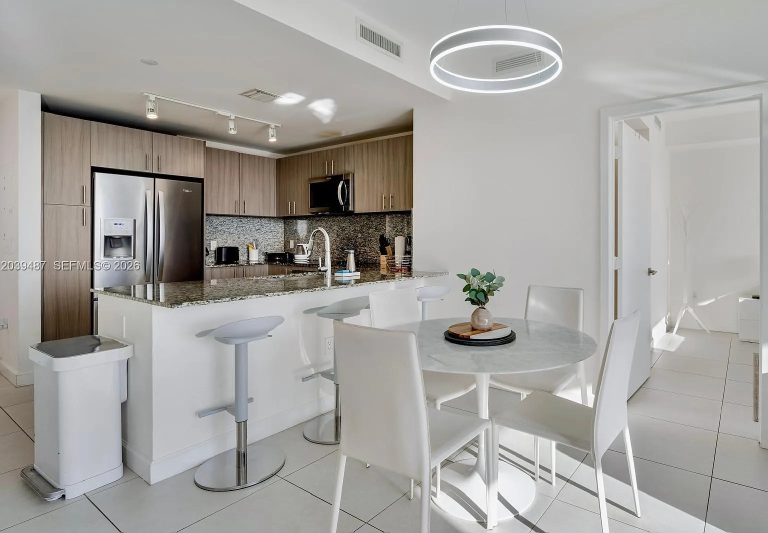 5350 Park Condo — Photo 3